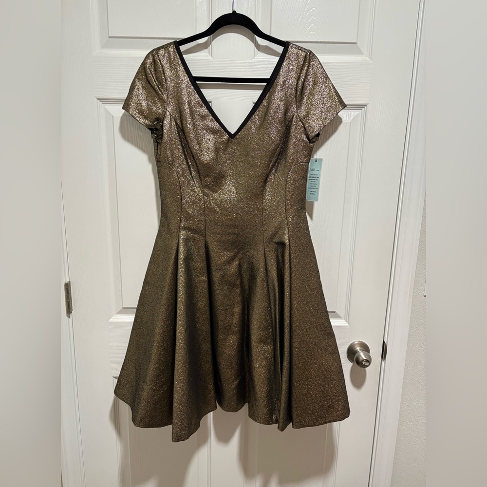 NUE by Shani Gold Shimmer Fit & Flare Black Trim Dress w/Pockets Size 8 NWT - Picture 4 of 17